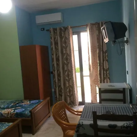 Festim Guest house *