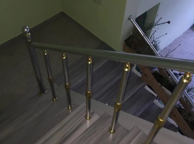 Festim Pensión Durrës